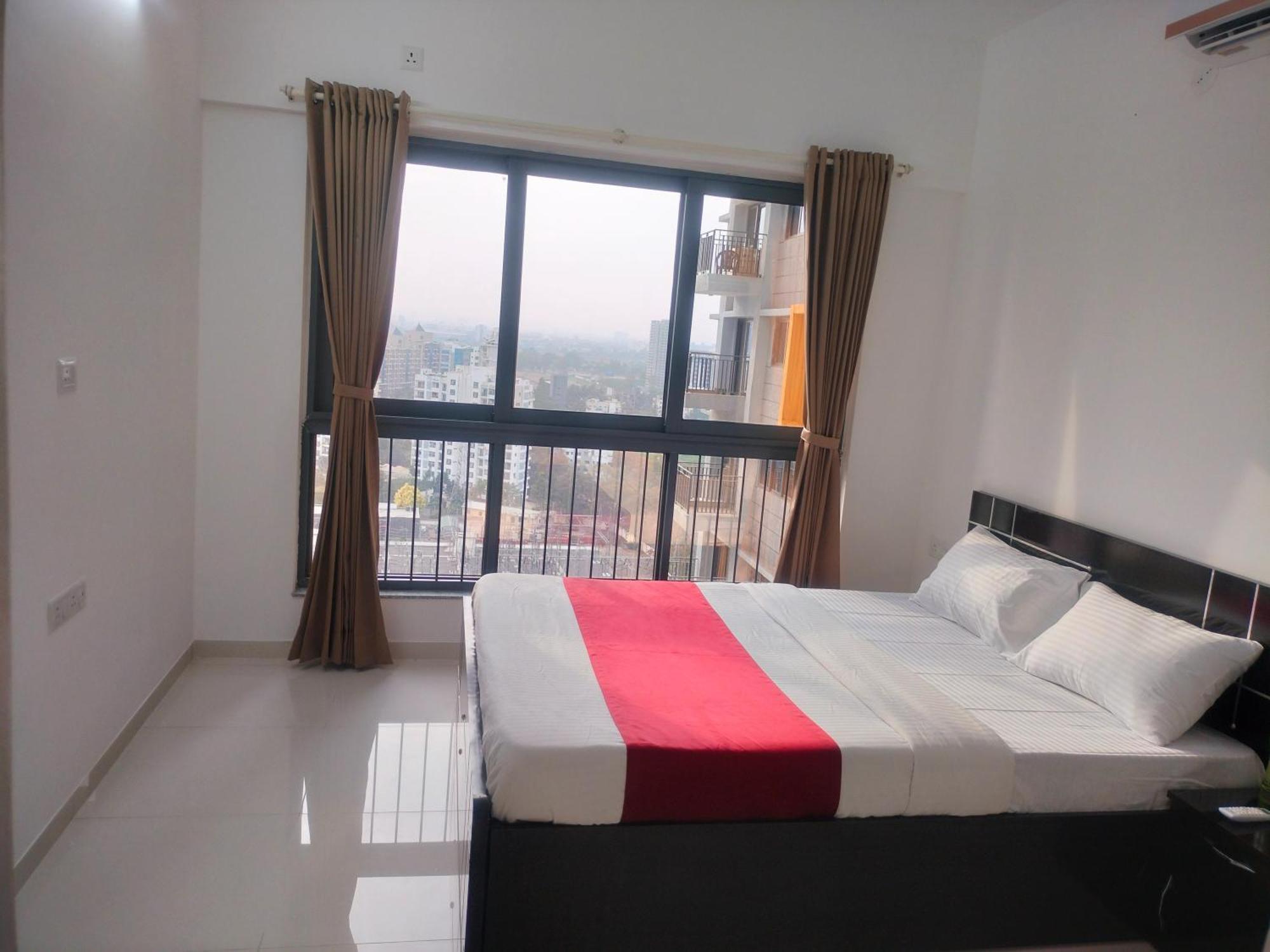 Apartment 2bhk Gold Tower Amanora Park Town Pune