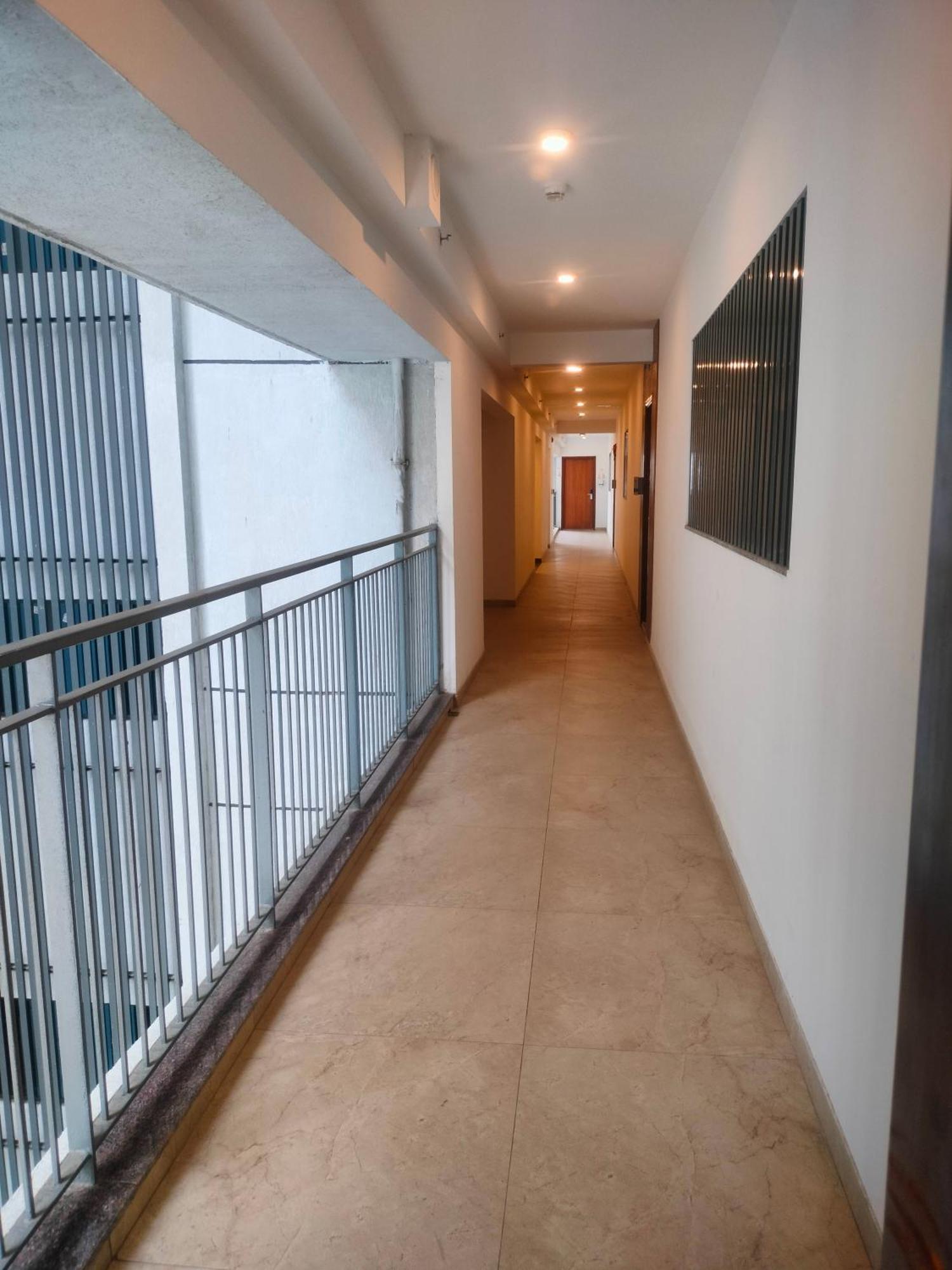 2bhk Gold Tower Amanora Park Town Pune