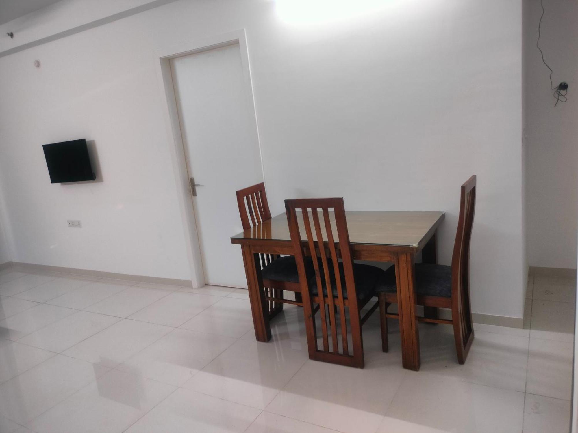 2bhk Gold Tower Amanora Park Town * Pune
